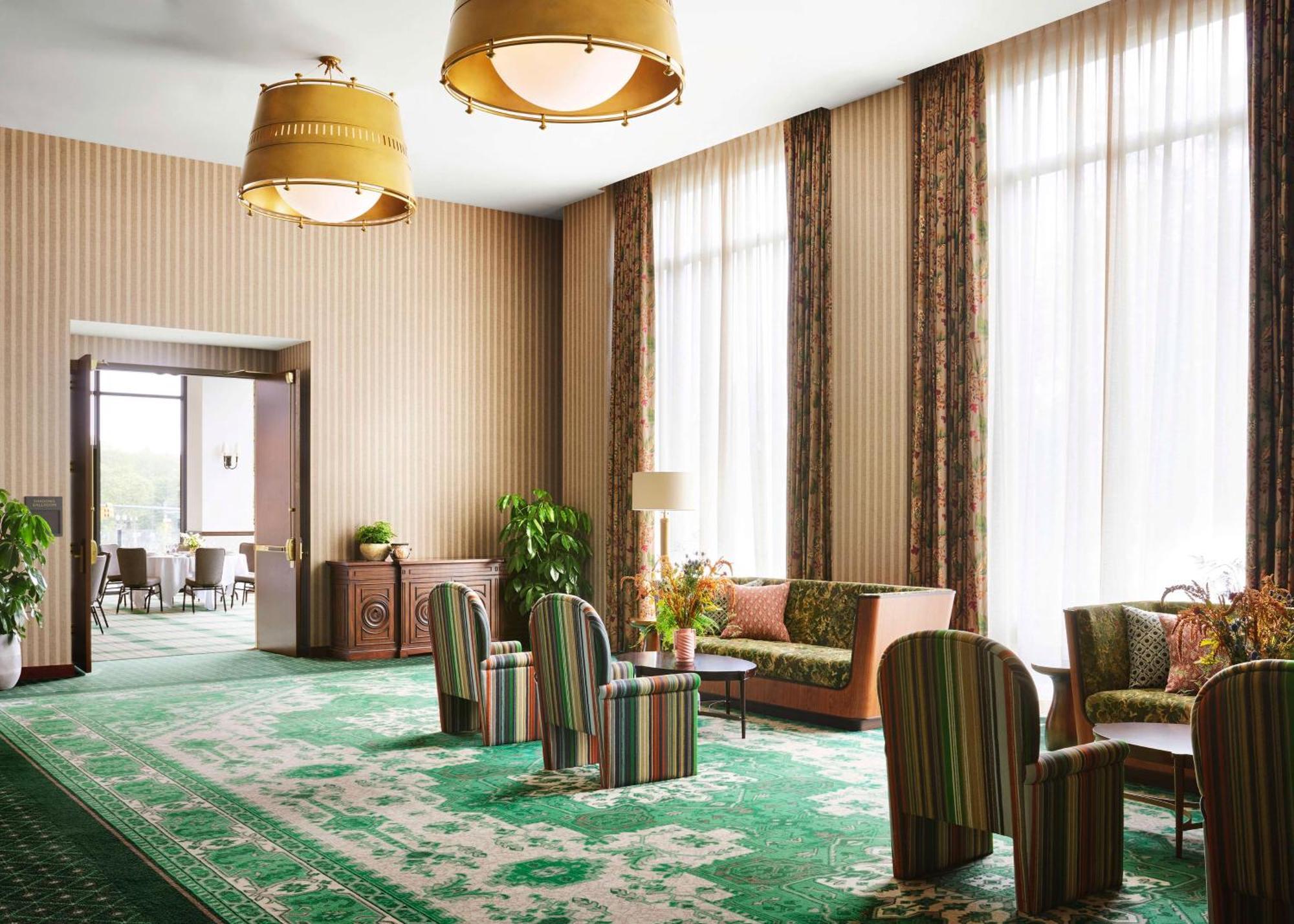 Graduate By Hilton East Lansing Hotel Bagian luar foto