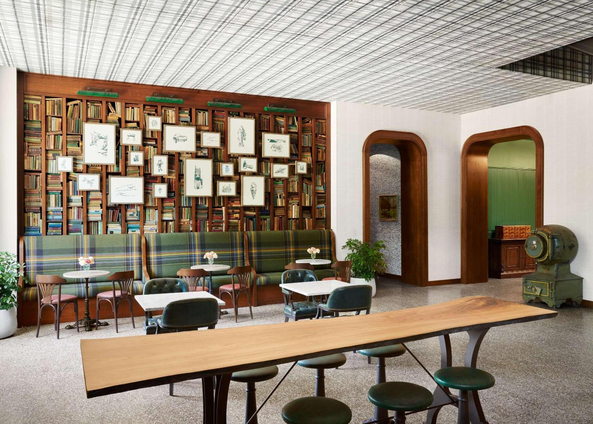 Graduate By Hilton East Lansing Hotel Bagian luar foto