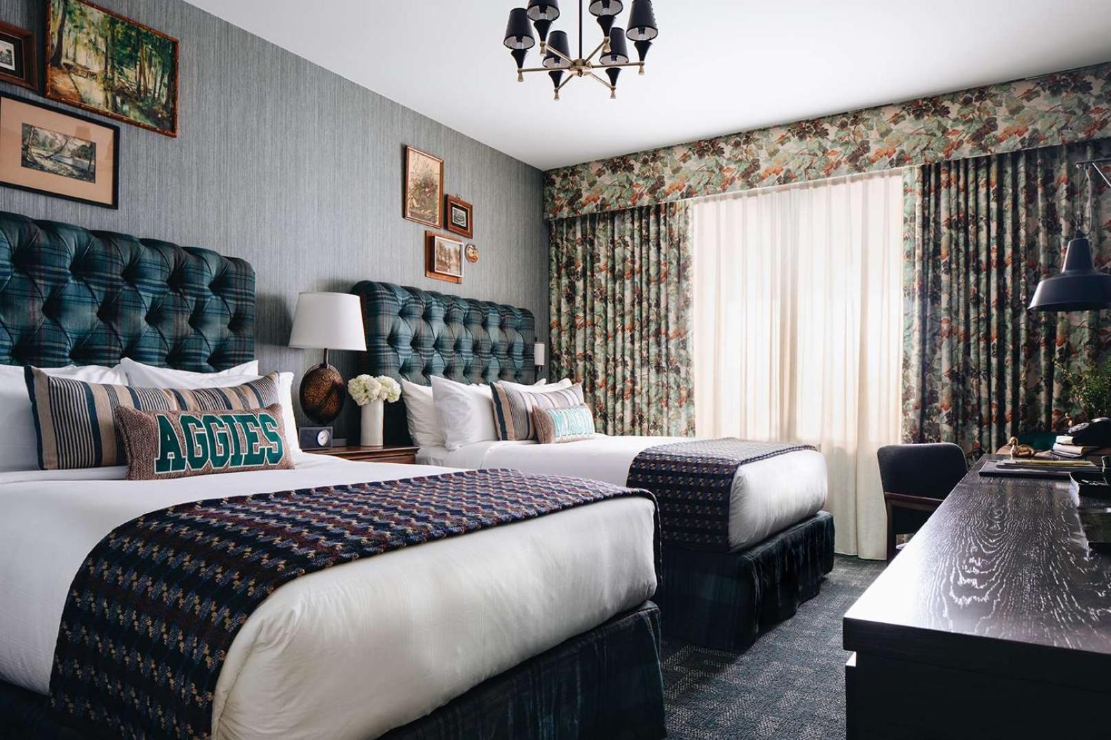 Graduate By Hilton East Lansing Hotel Bagian luar foto