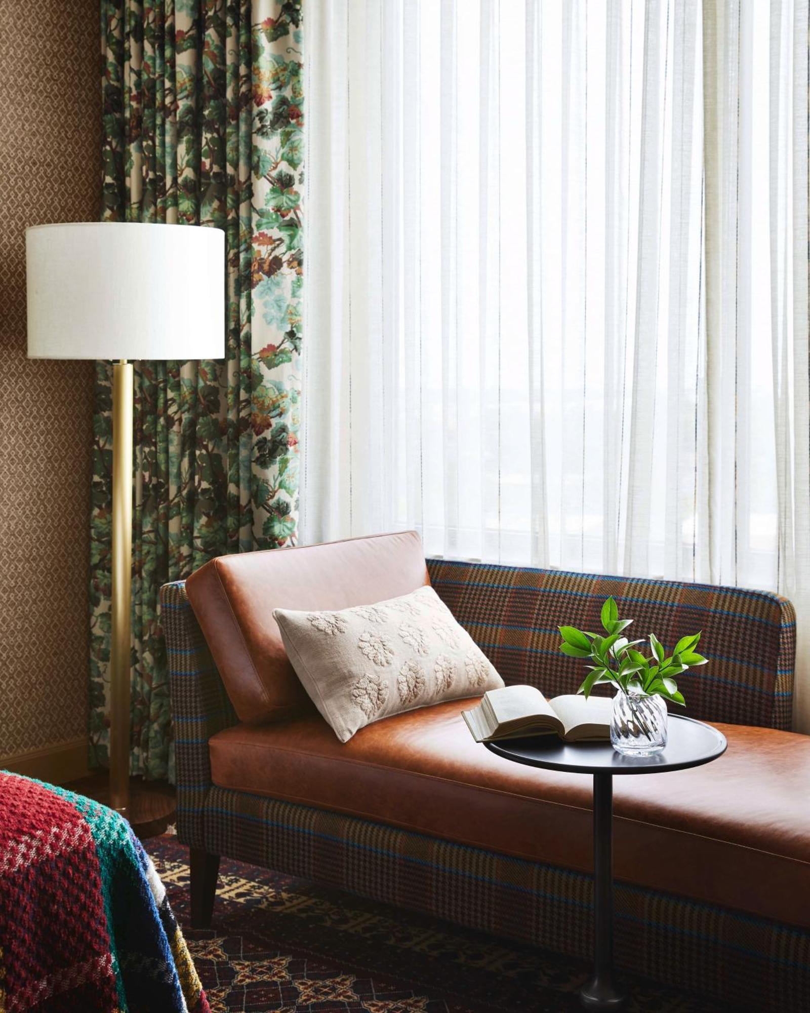 Graduate By Hilton East Lansing Hotel Bagian luar foto