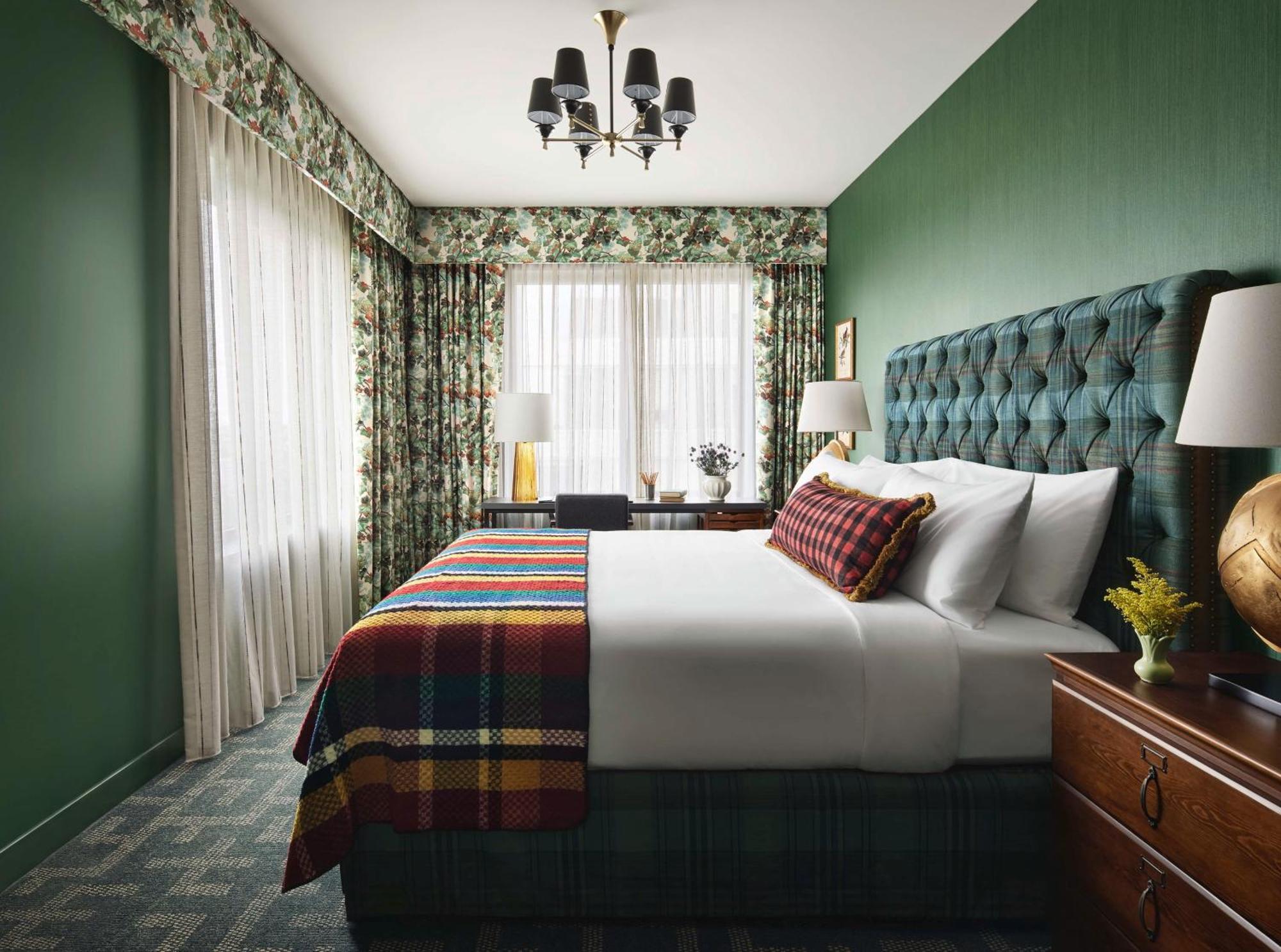 Graduate By Hilton East Lansing Hotel Bagian luar foto